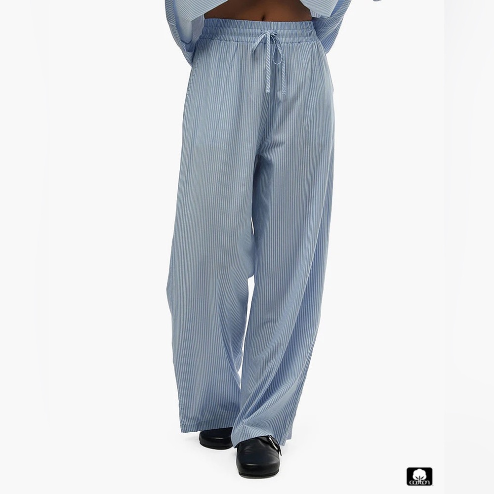 NWOT WhoWhatWear Striped Pant